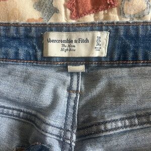 Abercrombie & Fitch mom Jean curve love